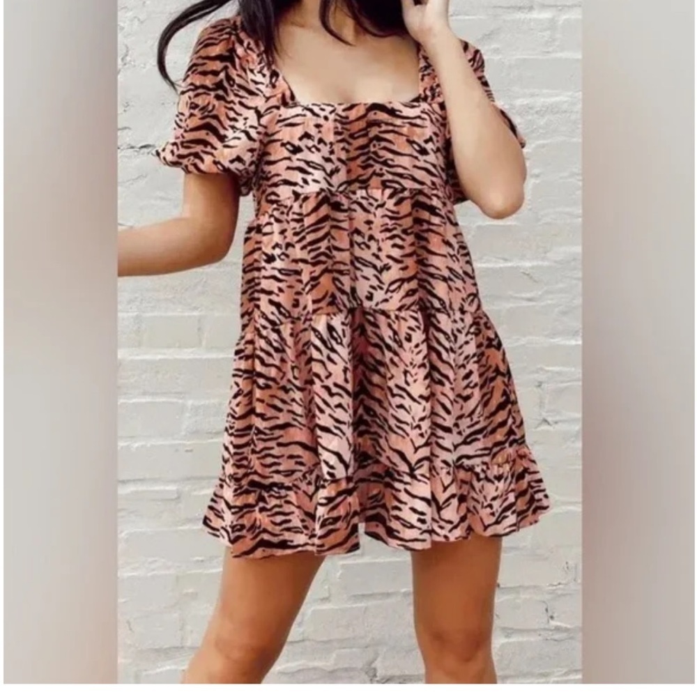 Buddy Love Becca Tiger Print Babydoll Mini Dress Women’s Small Puff Sleeves - Picture 3 of 16